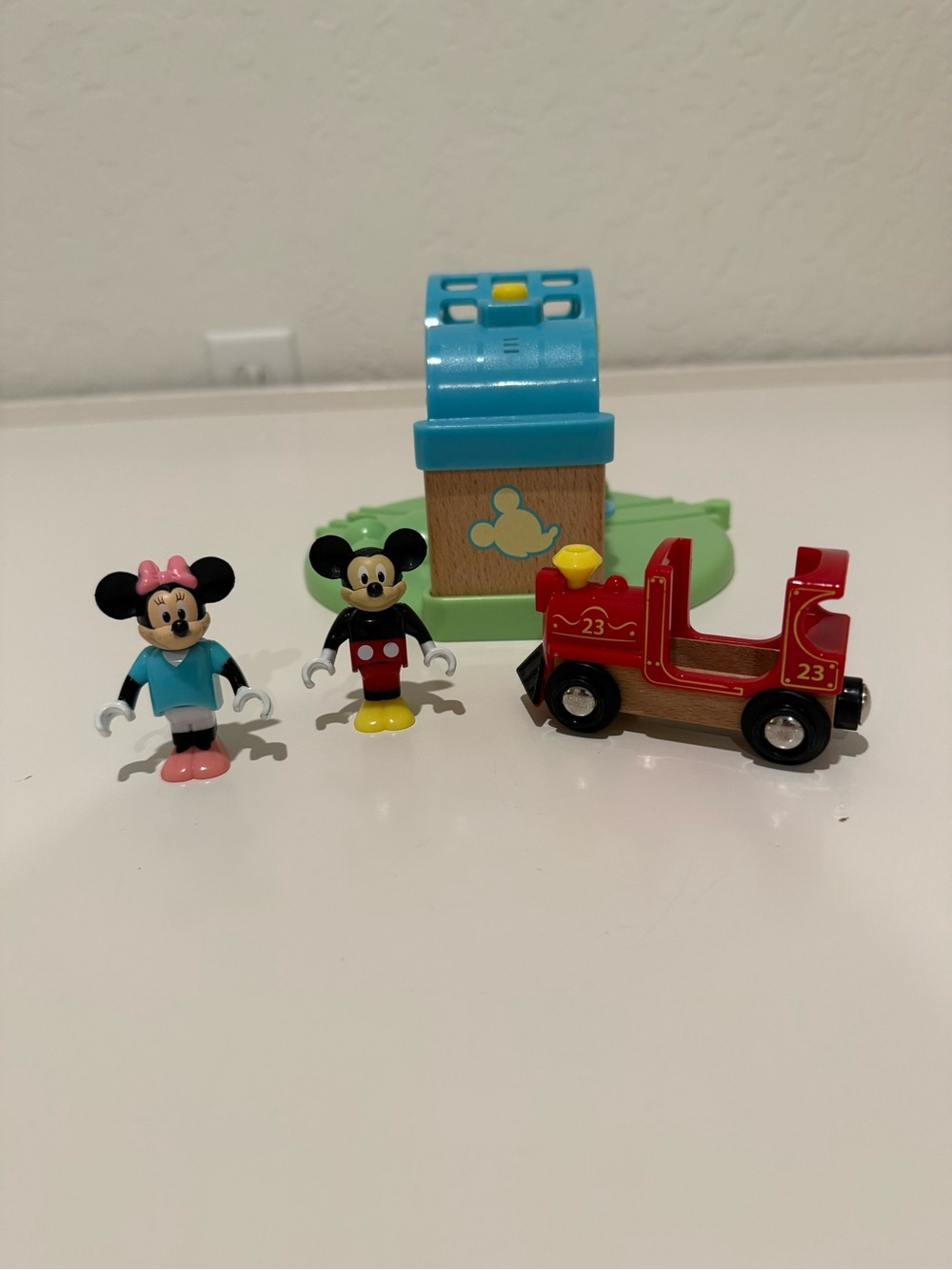 Brio Train 32270 Disney Mickey Mouse Record & Play Station - Picture 4 of 4